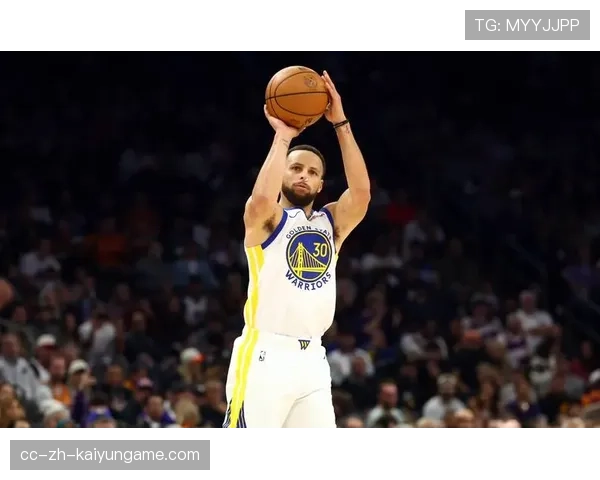 勇士力克太阳,库里28分成关键人物,勇士 库里